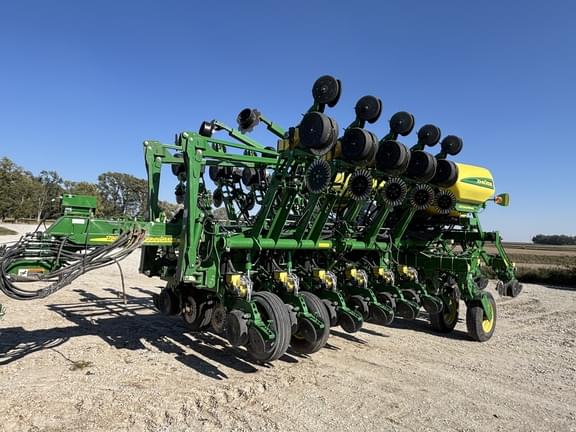 Image of John Deere 1790 Primary image