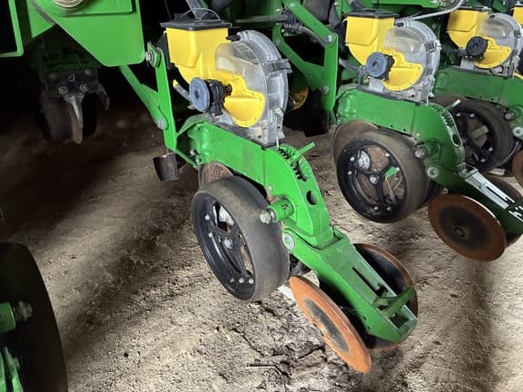 Image of John Deere 1790 equipment image 2