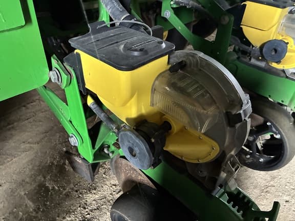 Image of John Deere 1790 equipment image 3