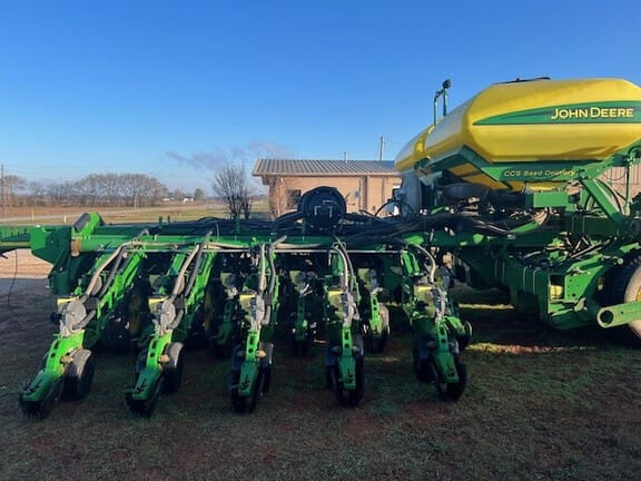 2012 John Deere 1790 Equipment Image0