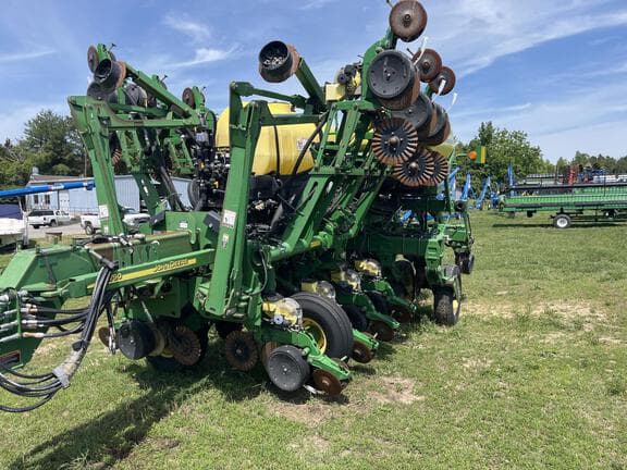Image of John Deere 1790 equipment image 1