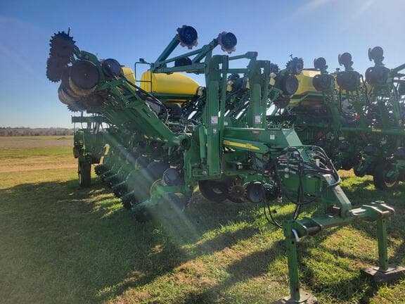 Image of John Deere 1790 equipment image 1