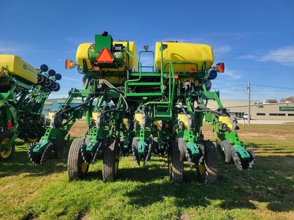 Image of John Deere 1790 equipment image 3