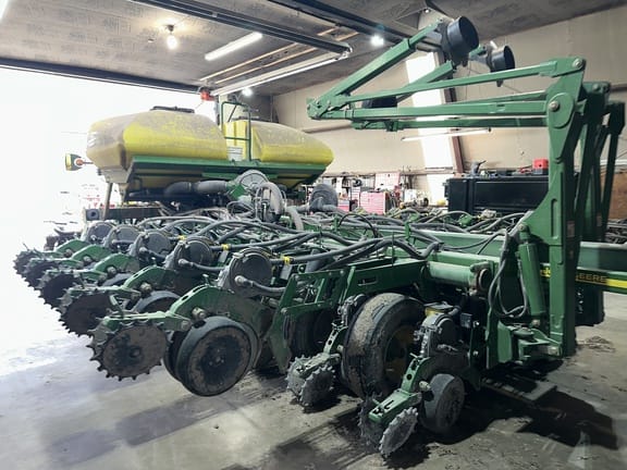 2012 John Deere 1790 Equipment Image0