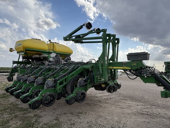 Image of John Deere 1790 equipment image 2