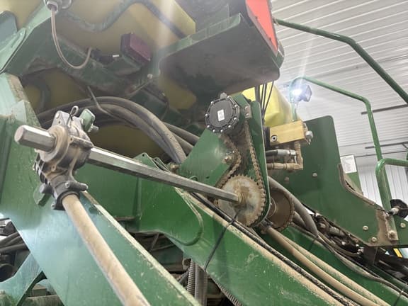Image of John Deere 1790 equipment image 2