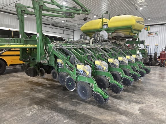 2012 John Deere 1790 Equipment Image0