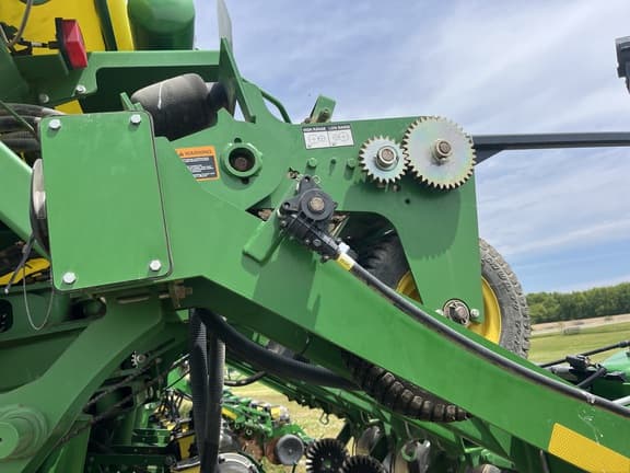 Image of John Deere 1790 equipment image 3