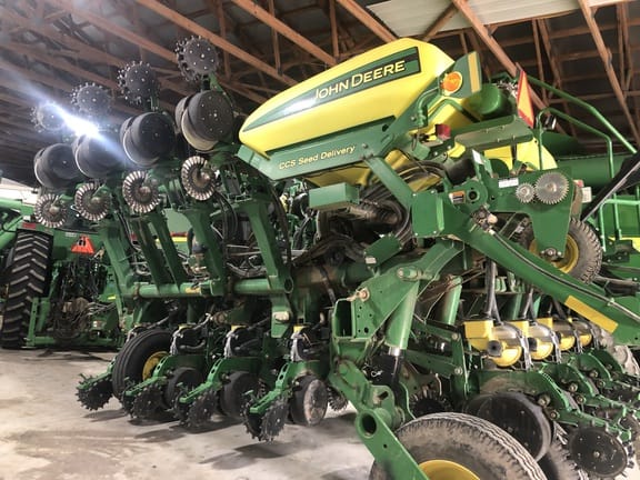 2012 John Deere 1790 Equipment Image0