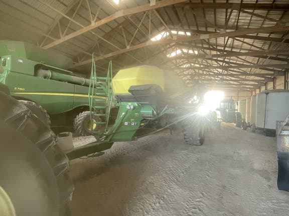 Image of John Deere 1890 equipment image 1