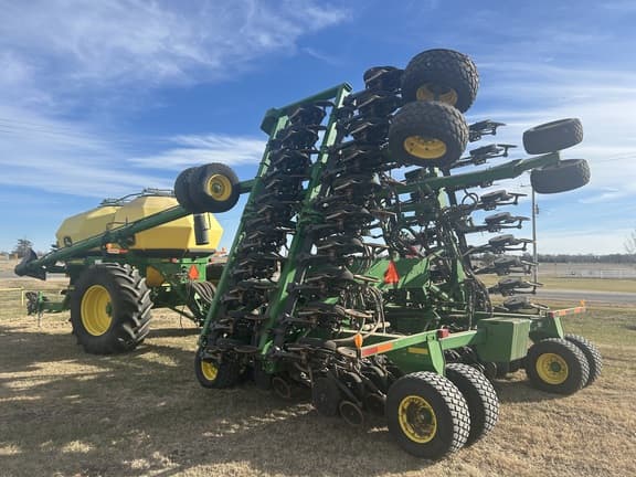 Image of John Deere 1890 equipment image 3