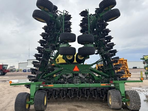 Image of John Deere 1890 equipment image 1