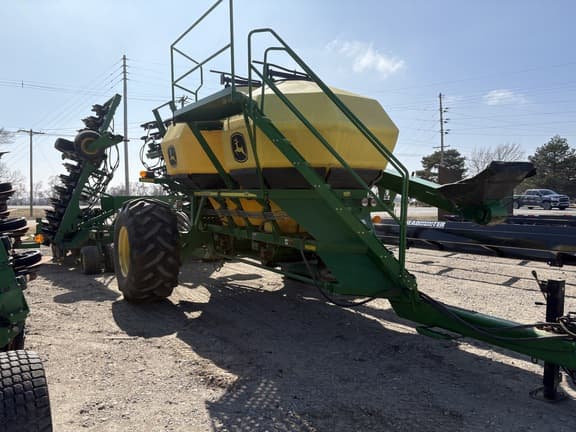 Image of John Deere 1890 equipment image 3