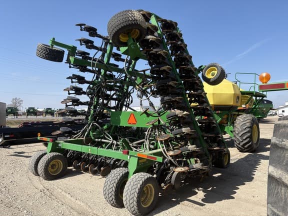 Image of John Deere 1890 equipment image 2