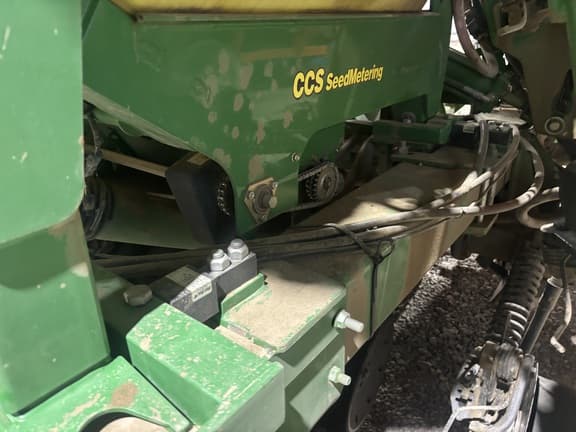 Image of John Deere 1990 equipment image 2