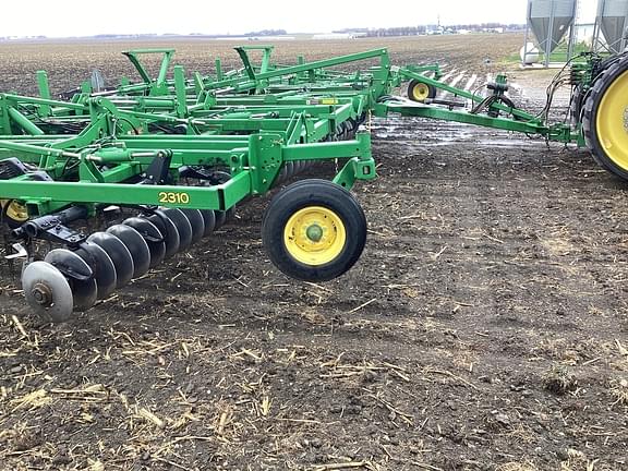 Image of John Deere 2310 equipment image 2