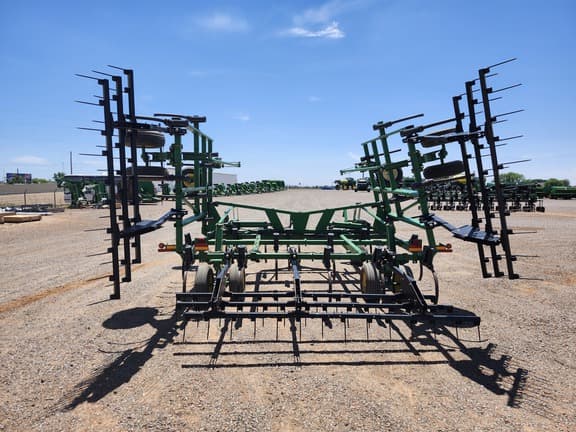 Image of John Deere 2410 equipment image 3