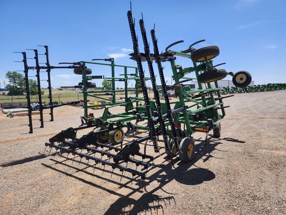 Image of John Deere 2410 equipment image 4