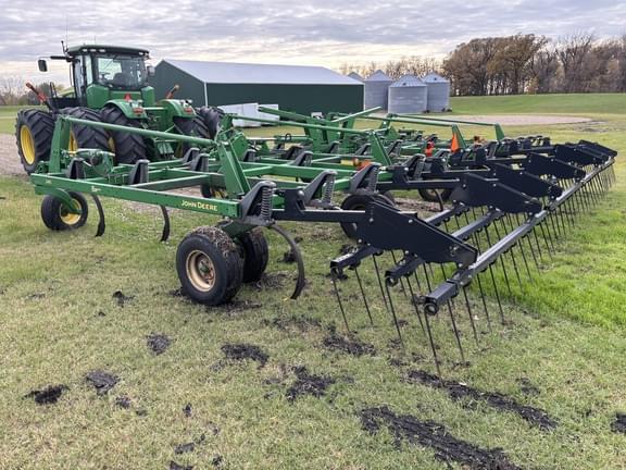 Image of John Deere 2410 equipment image 2