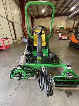 Image of John Deere 2500B equipment image 2