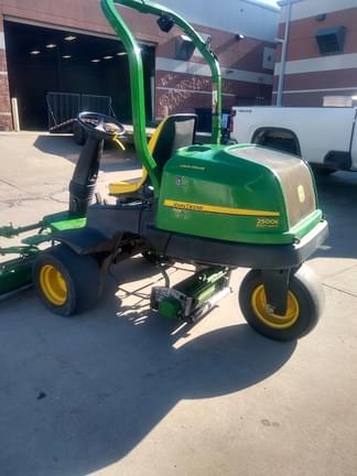 Image of John Deere 2500E equipment image 3