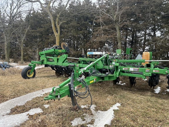 2012 John Deere 2510H Equipment Image0