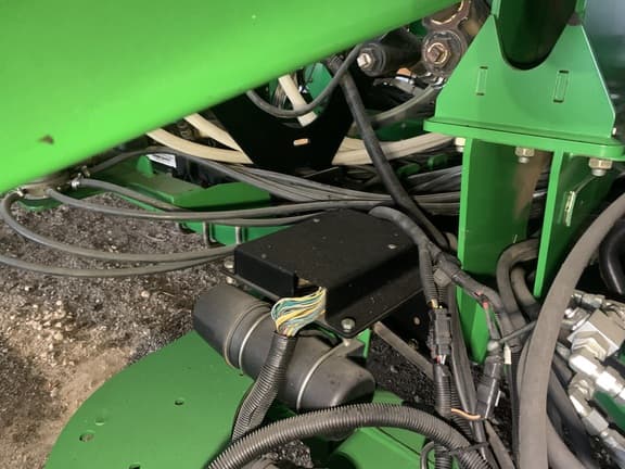 Image of John Deere 2510H equipment image 3