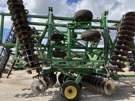 Image of John Deere 2623 equipment image 3