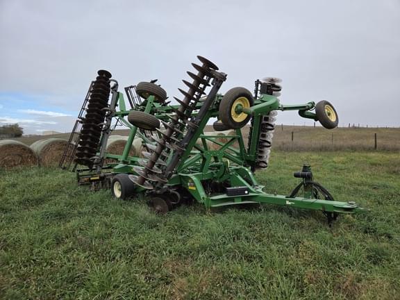 Image of John Deere 2623VT equipment image 1