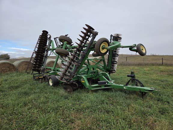 Image of John Deere 2623VT equipment image 2