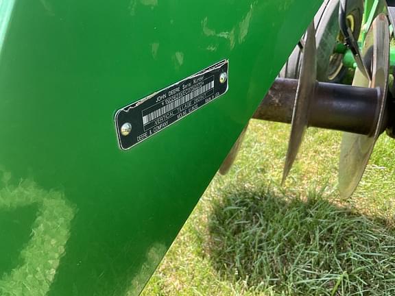 Image of John Deere 2623VT equipment image 1