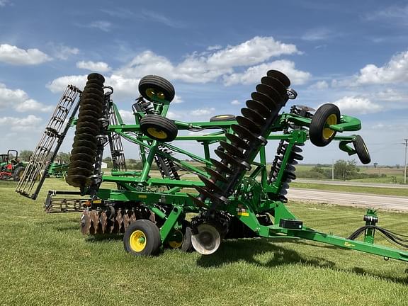Image of John Deere 2623VT equipment image 2