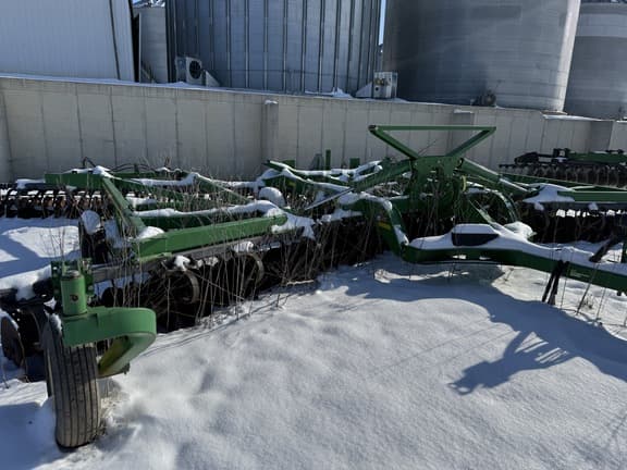 Image of John Deere 2623VT equipment image 1