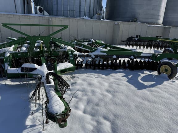 Image of John Deere 2623VT equipment image 3