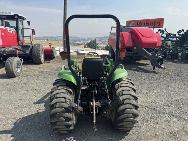 Image of John Deere 3032E equipment image 2