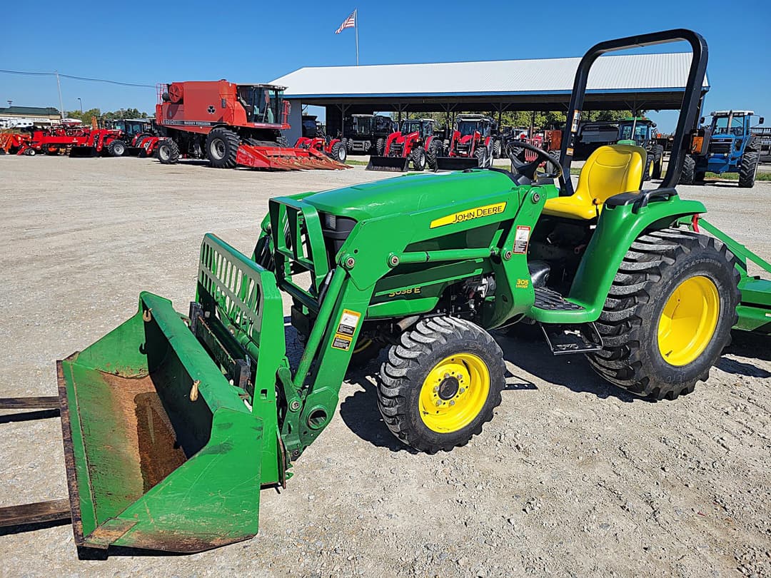 Image of John Deere 3038E Primary image