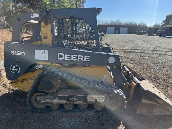 Image of John Deere 319D equipment image 4