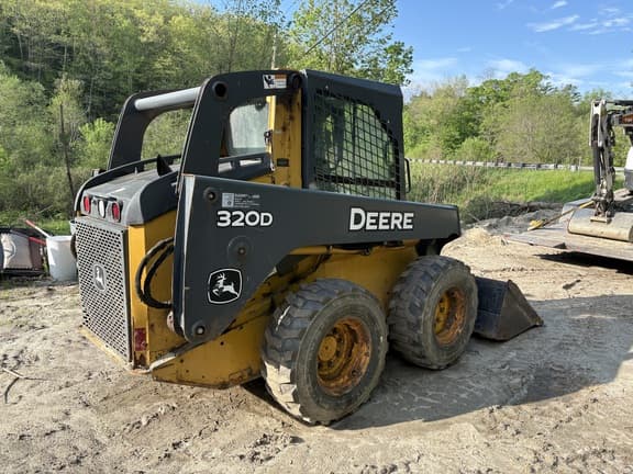 Image of John Deere 320D equipment image 2