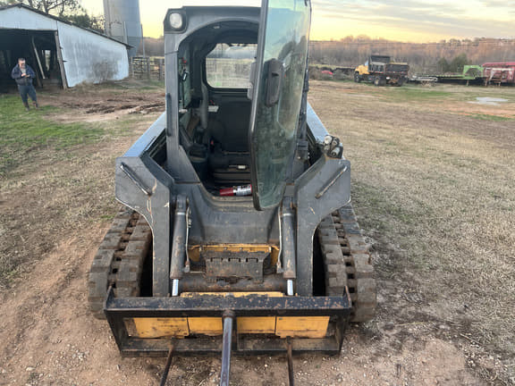 Image of John Deere 323D equipment image 3