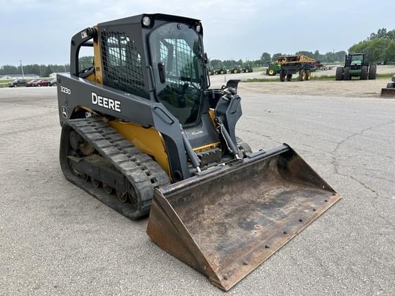 Image of John Deere 323D Primary image