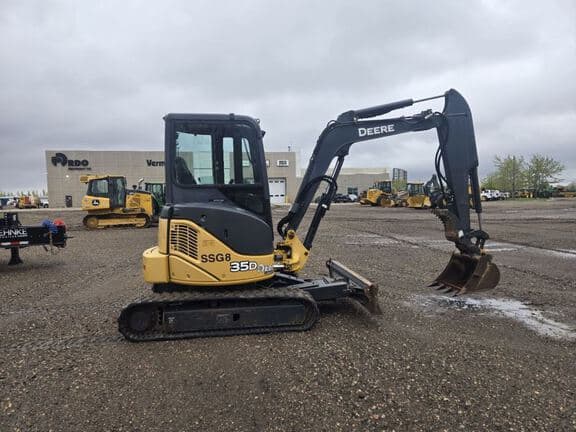 Image of John Deere 35D equipment image 3
