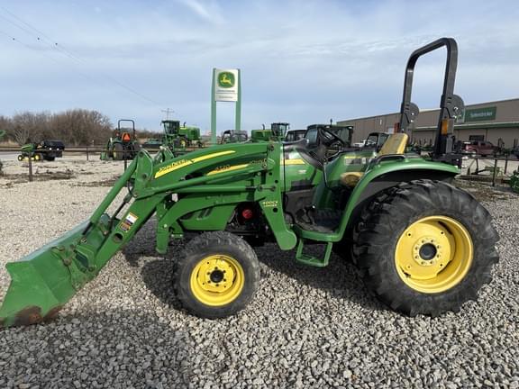 Image of John Deere 4720 equipment image 1