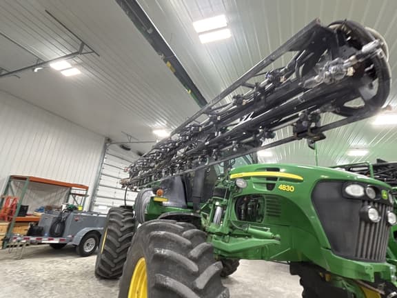 Image of John Deere 4830 equipment image 4
