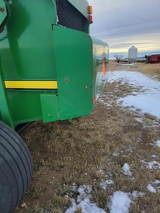 Image of John Deere 568 equipment image 4
