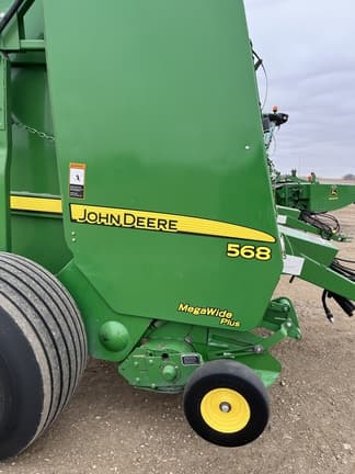 Image of John Deere 568 equipment image 3