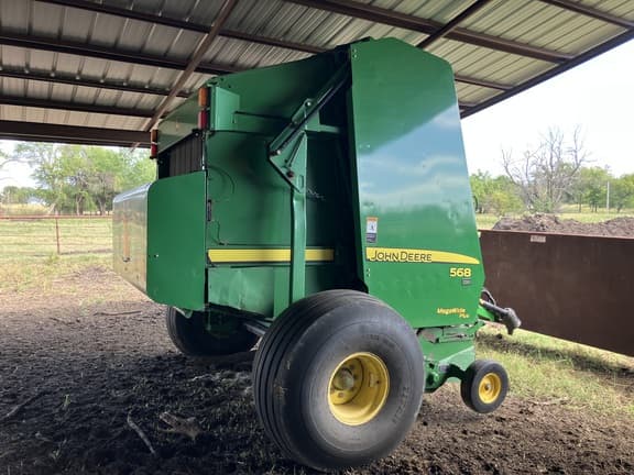 Image of John Deere 568 equipment image 1