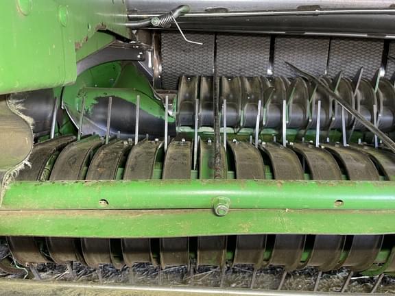 Image of John Deere 568 equipment image 4
