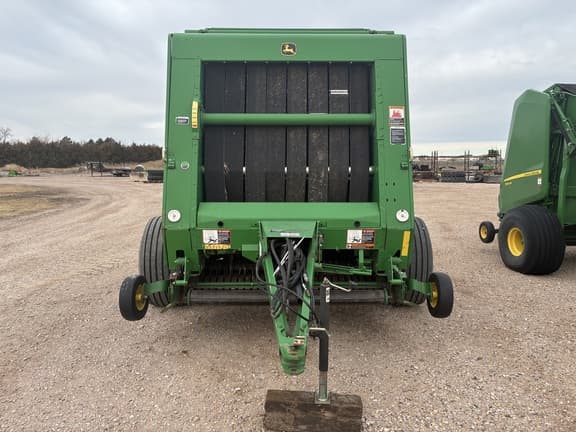 Image of John Deere 568 equipment image 1