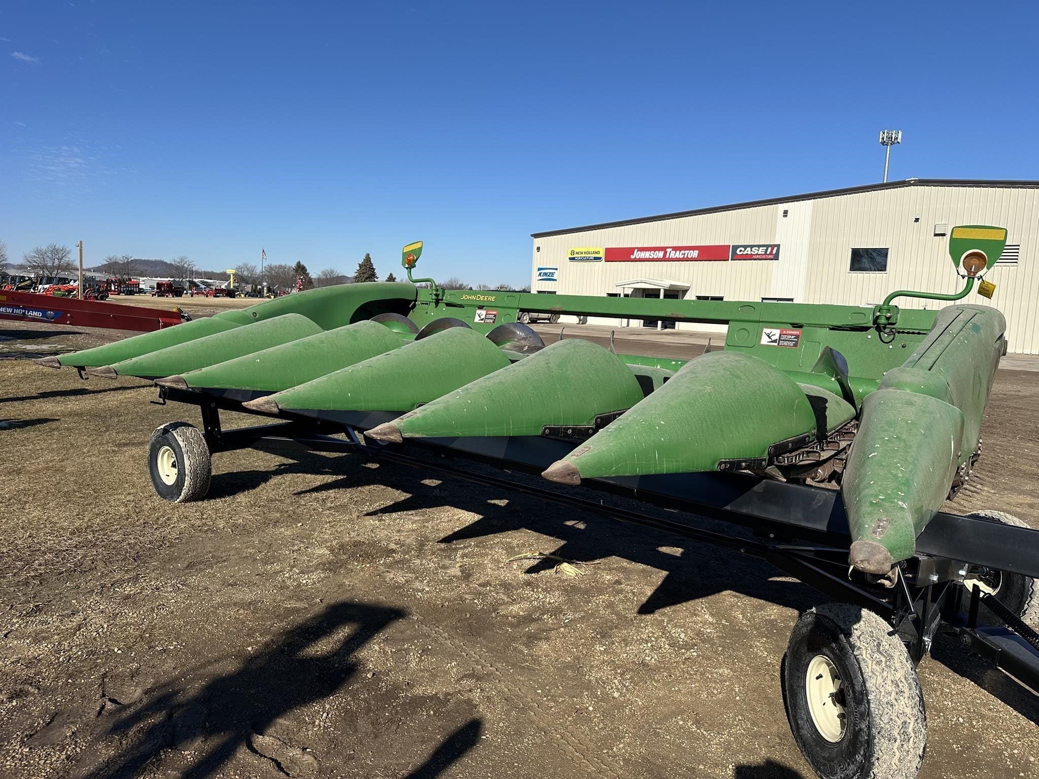 2012 John Deere 606C Equipment Image0