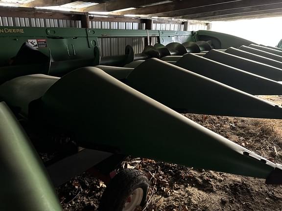Image of John Deere 608C equipment image 4